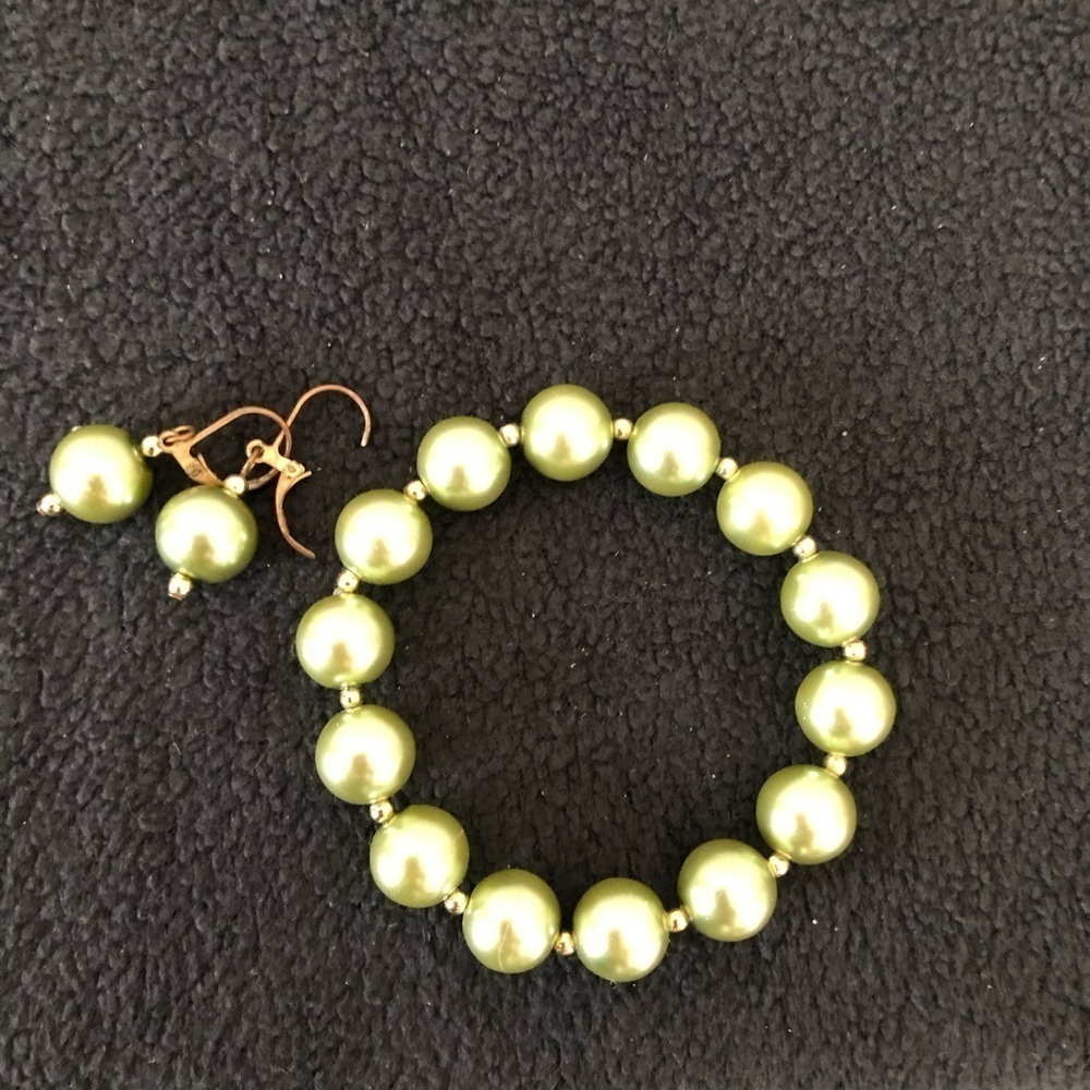 Pearl Stretch Bracelet and Fishhook Earrings